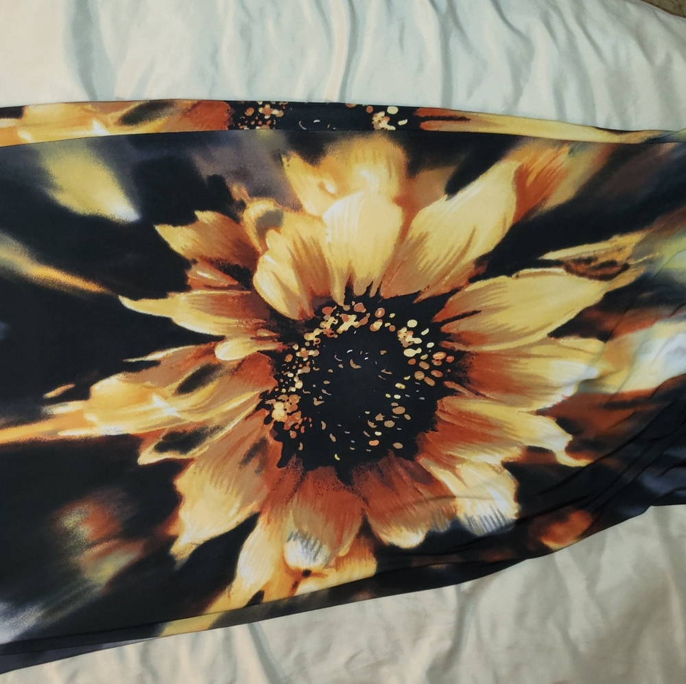 Dress - Picture 5 of 5